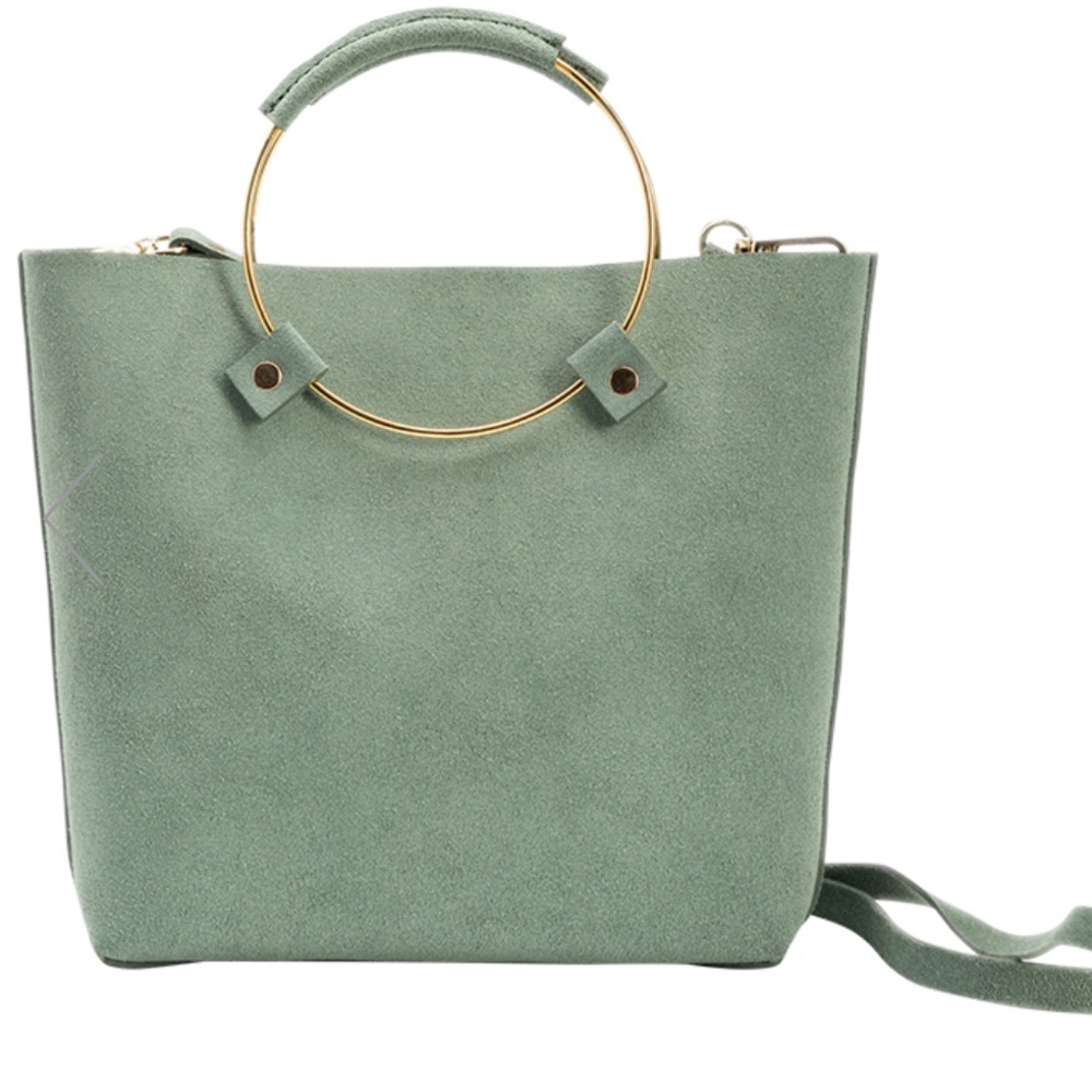 Cute handbag with optional long strap.